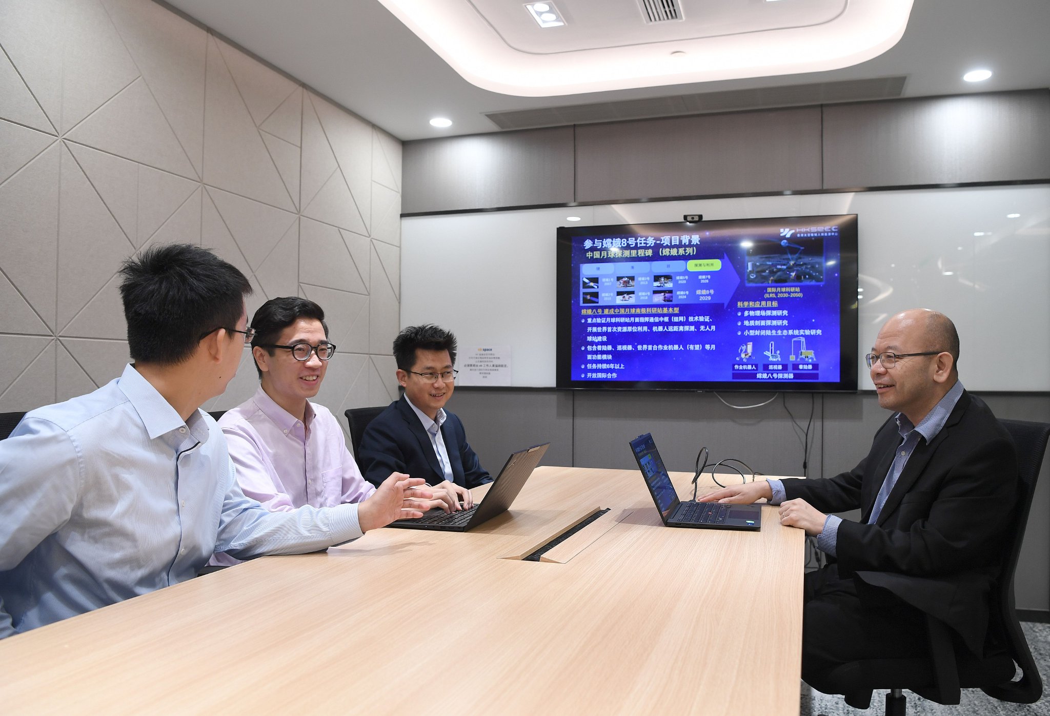 香港故事 背靠祖國，逐夢探月，共繪星辰大海新篇章